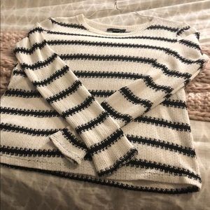 Black and white forever 21 sweater